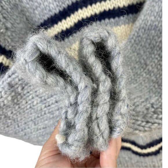 Handmade Unisex 100% Wool Duck Cowichan Pullover Sweater Size L - Picture 6 of 6